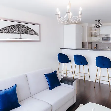 Appartement Luxueux, Neuf & Equipe A Versailles, Saint-Cyr-lʼÉcole Buitenkant foto