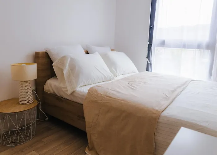 Appartement Luxueux, Neuf & Equipe A Versailles, Saint-Cyr-L\'Ecole