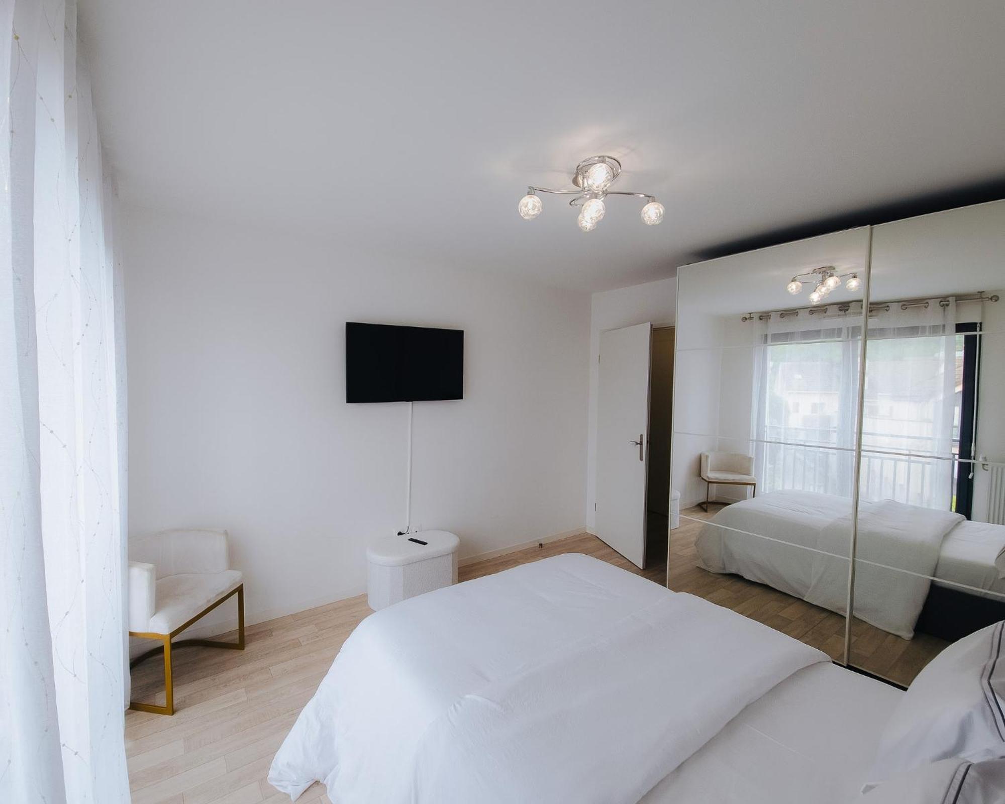 Apartment Luxueux, Neuf & Equipe A Versailles, Saint-Cyr-l'Ecole
